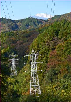 富士と鉄塔