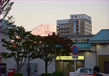 三島駅の富士