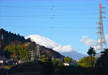 富士と鉄塔