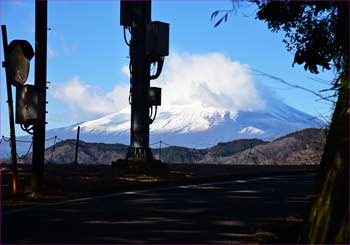 荒れる富士