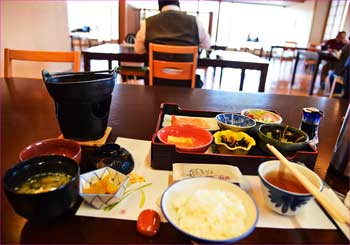 朝食