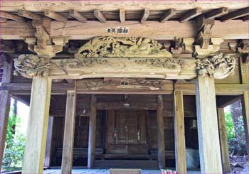 観音堂の彫り物