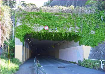 トンネル