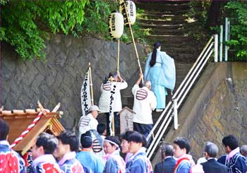 比々多神輿