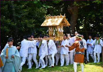 二ノ宮川勾神社神輿