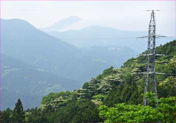 金時山見ゆ