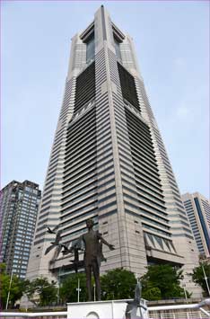 ラウンドマークタワー