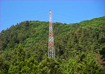 送電鉄塔が