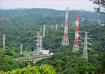 送電鉄塔群