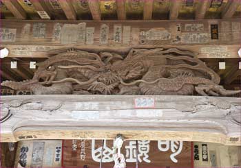 龍彫り物