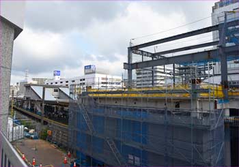 駅工事中