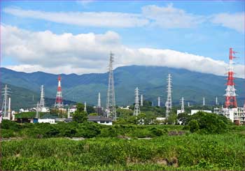 送電鉄塔群