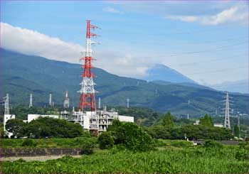 送電鉄塔群