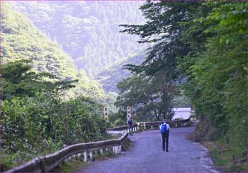 玄倉川を