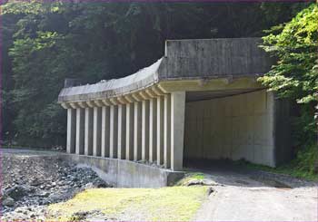 落石除け
