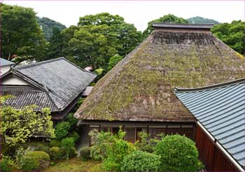 茅葺き屋根