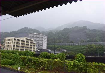 東山北駅から