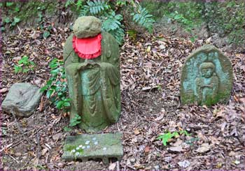 善波峠の地蔵
