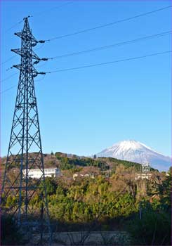 富士と鉄塔