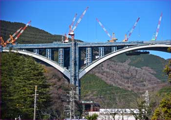 山北天空橋
