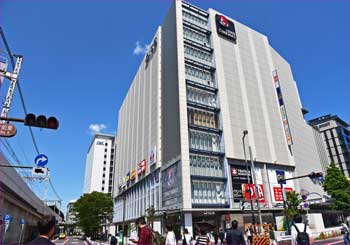 川崎駅前